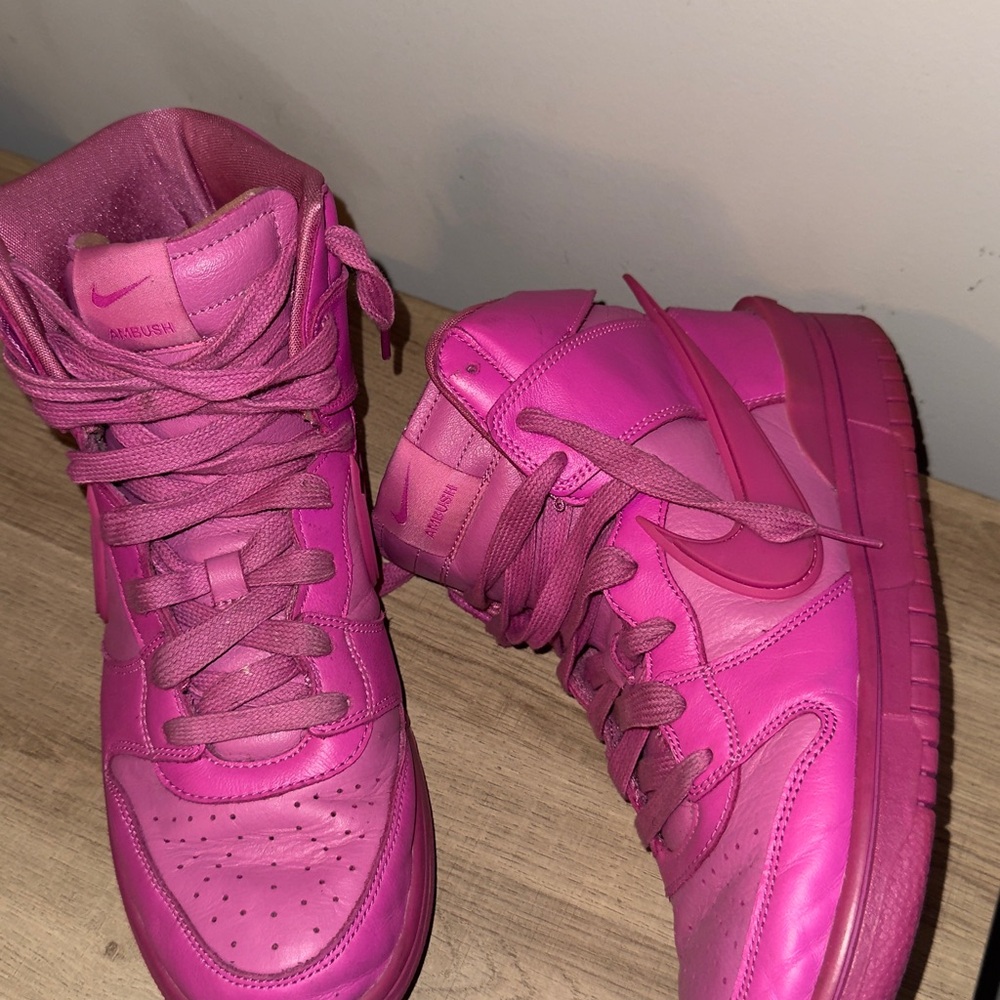 Nike Dunk High
AMBUSH Active Fuchsia - Picture 3 of 7